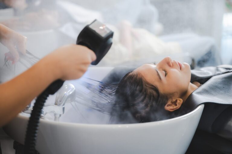 Datang dan coba spa kepala Jepang, perawatan air hujan